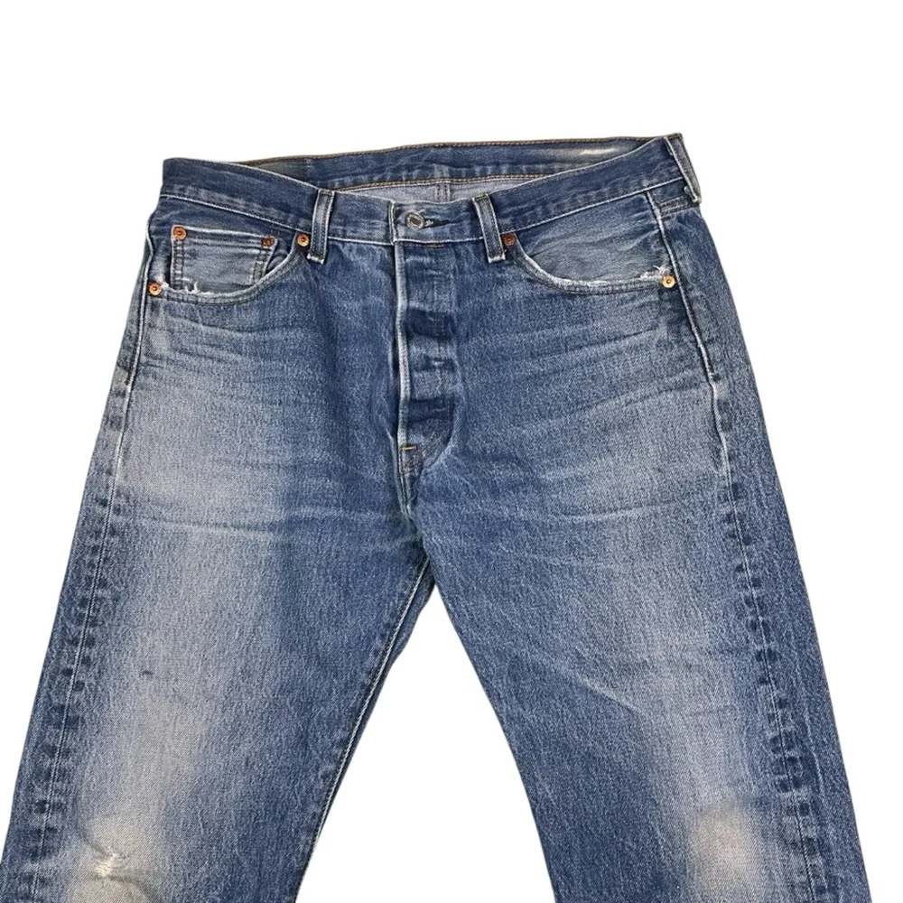 Y2K Levi’s 501 button fly straight leg jeans 34 x 28